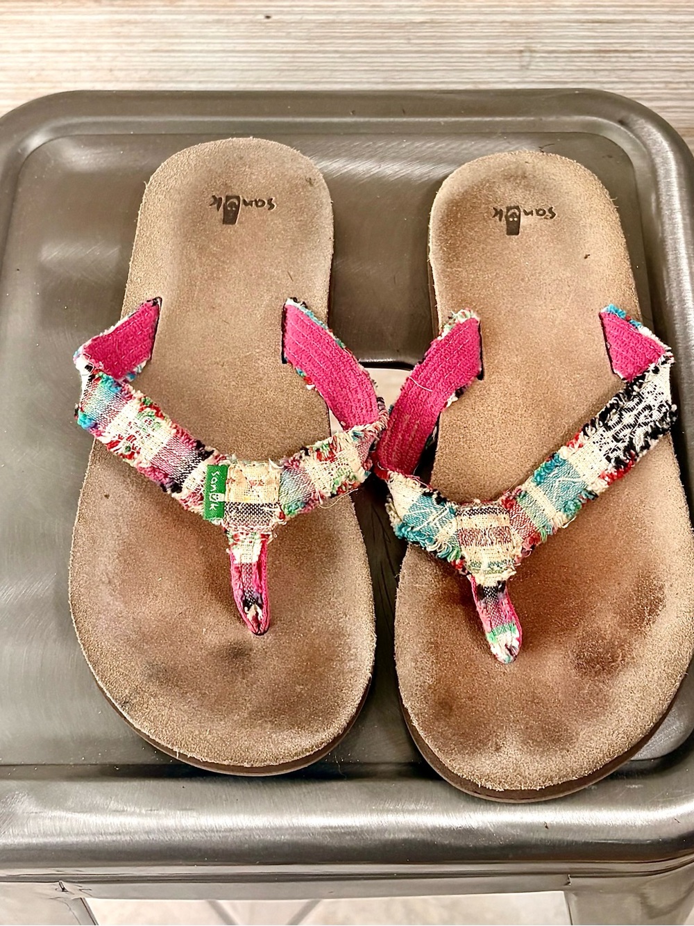 Sanuk Multicolor Woven Strap Women's Sandals with Pink Accents